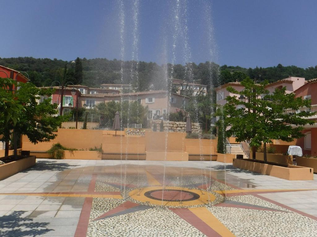 Appartement Dans Residence - Le Domaine De Camiole Callian  Εξωτερικό φωτογραφία