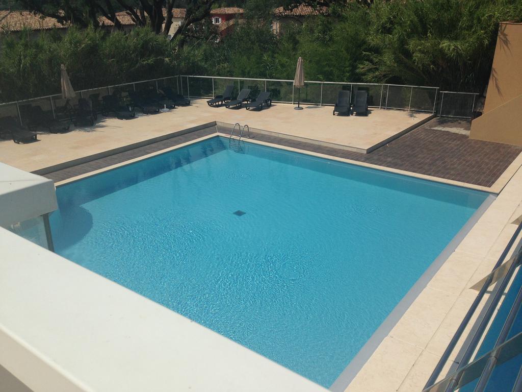 Appartement Dans Residence - Le Domaine De Camiole Callian  Εξωτερικό φωτογραφία