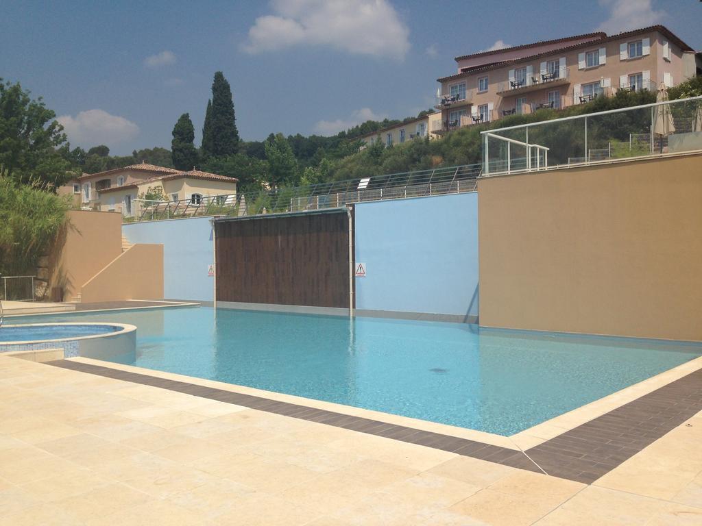 Appartement Dans Residence - Le Domaine De Camiole Callian  Εξωτερικό φωτογραφία