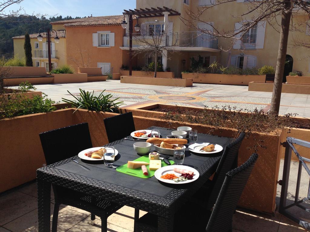 Appartement Dans Residence - Le Domaine De Camiole Callian  Εξωτερικό φωτογραφία